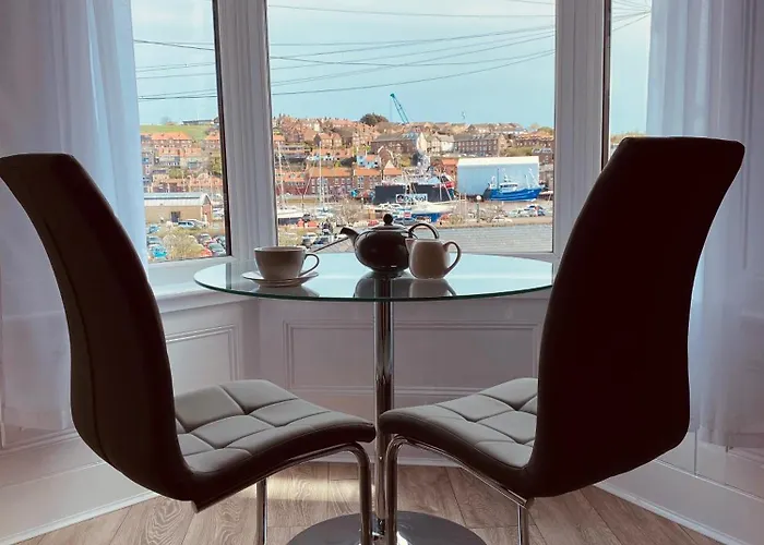 Tideway Apartment With Private Parking Space